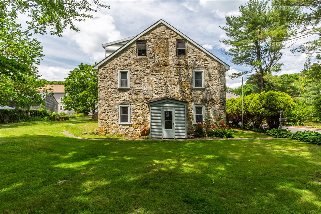 57 River Road Smithfield, RI 02917 - Photo 4 of 49