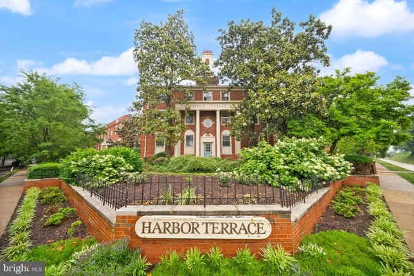 $312,000 | 1311 East Abingdon Drive, Unit 4, Alexandria, VA 22314