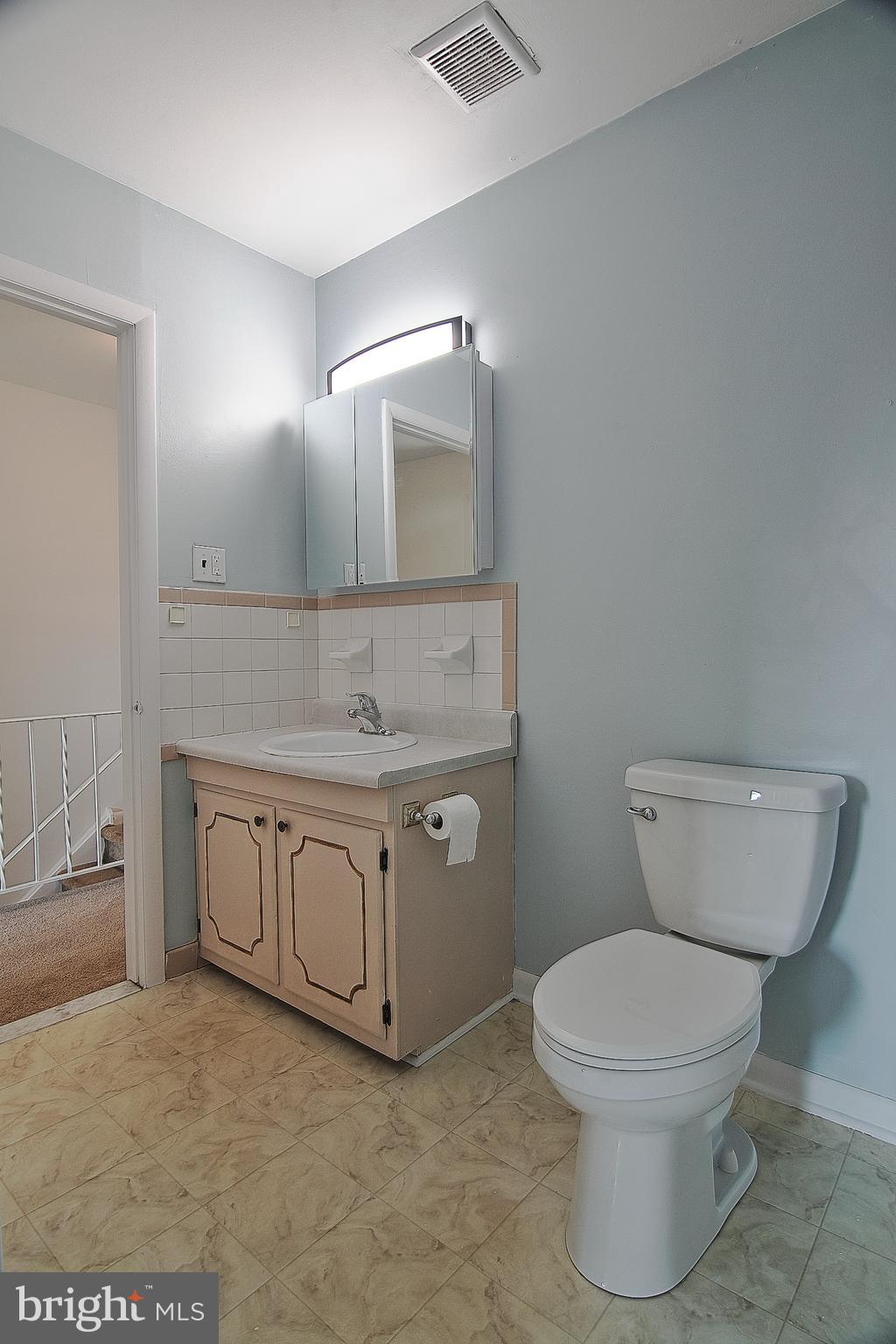 2706 Walnut Ridge Drive Pottstown, PA 19464 - Photo 18 of 23 Full Bath