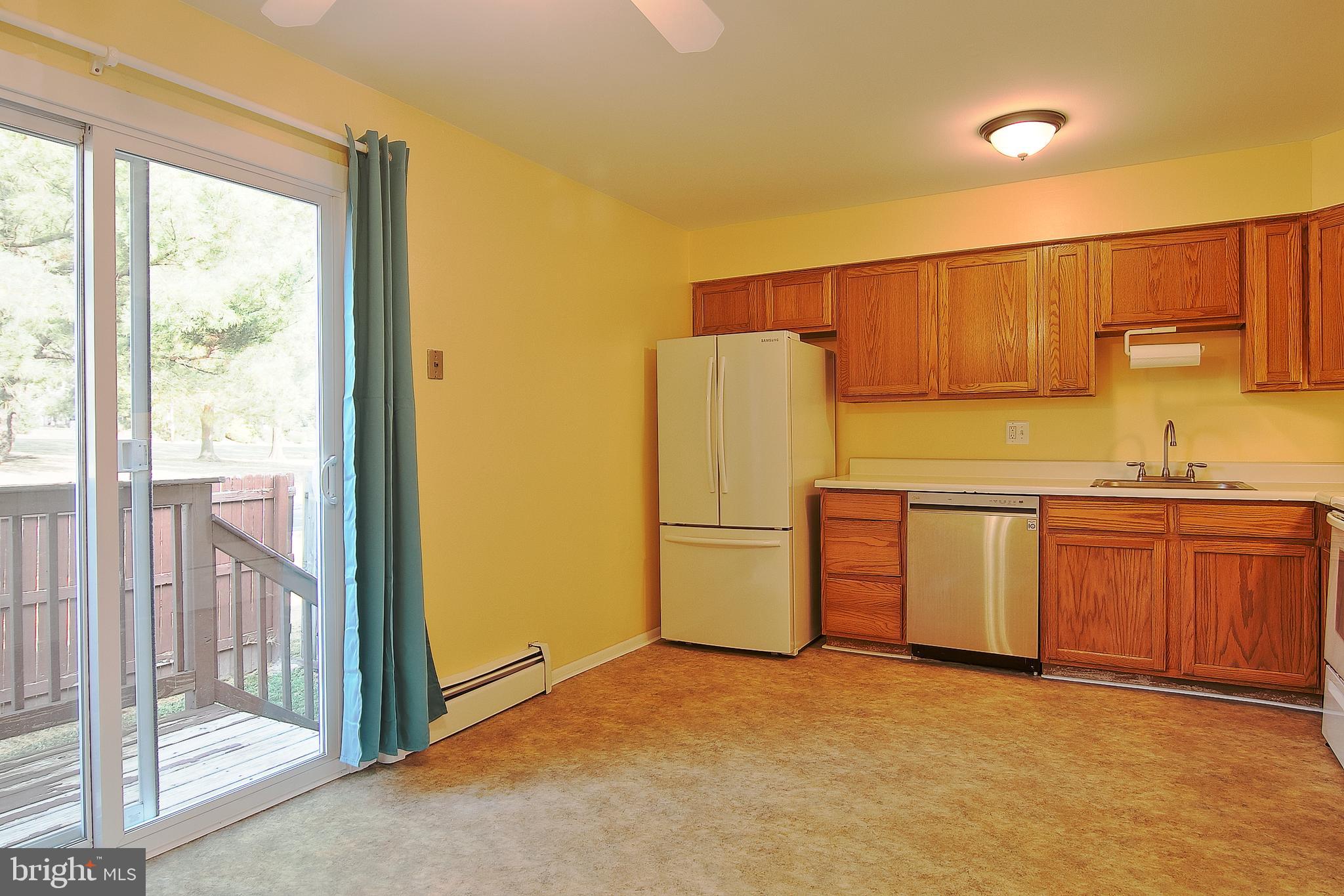 2706 Walnut Ridge Drive Pottstown, PA 19464 - Photo 7 of 23 Eat-in-Kitchen