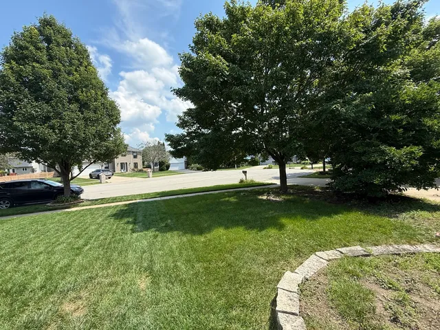 $387,500 | 1715 Pembrook Court, Plainfield, IL 60586