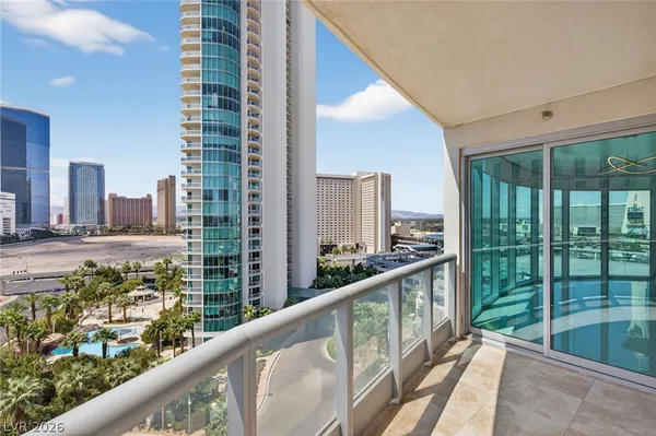 $3,300 | 322 Karen Avenue, Unit 1008, Las Vegas, NV 89109