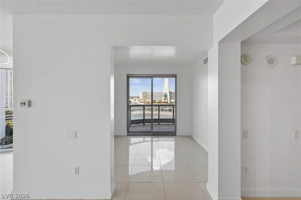 $3,300 | 322 Karen Avenue, Unit 1008, Las Vegas, NV 89109