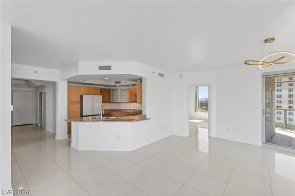 $3,300 | 322 Karen Avenue, Unit 1008, Las Vegas, NV 89109