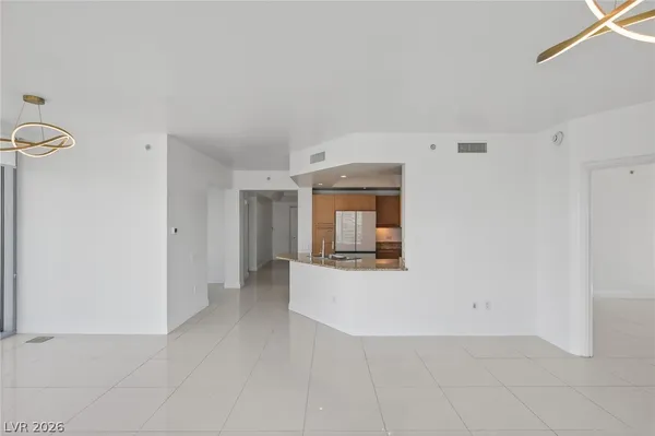 $3,300 | 322 Karen Avenue, Unit 1008, Las Vegas, NV 89109