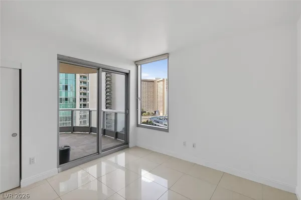 $3,300 | 322 Karen Avenue, Unit 1008, Las Vegas, NV 89109