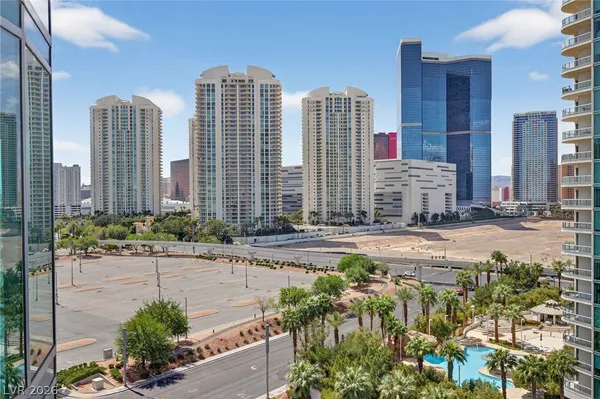 $3,300 | 322 Karen Avenue, Unit 1008, Las Vegas, NV 89109