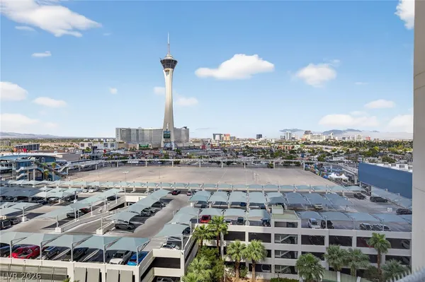 $3,300 | 322 Karen Avenue, Unit 1008, Las Vegas, NV 89109