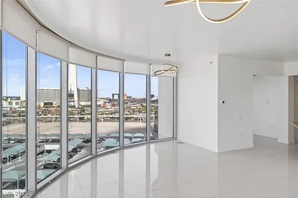 $3,300 | 322 Karen Avenue, Unit 1008, Las Vegas, NV 89109