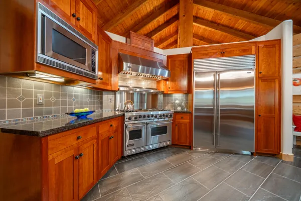 $1,900,000 | 15900 El Camino Robles Road, Redding, CA 96001