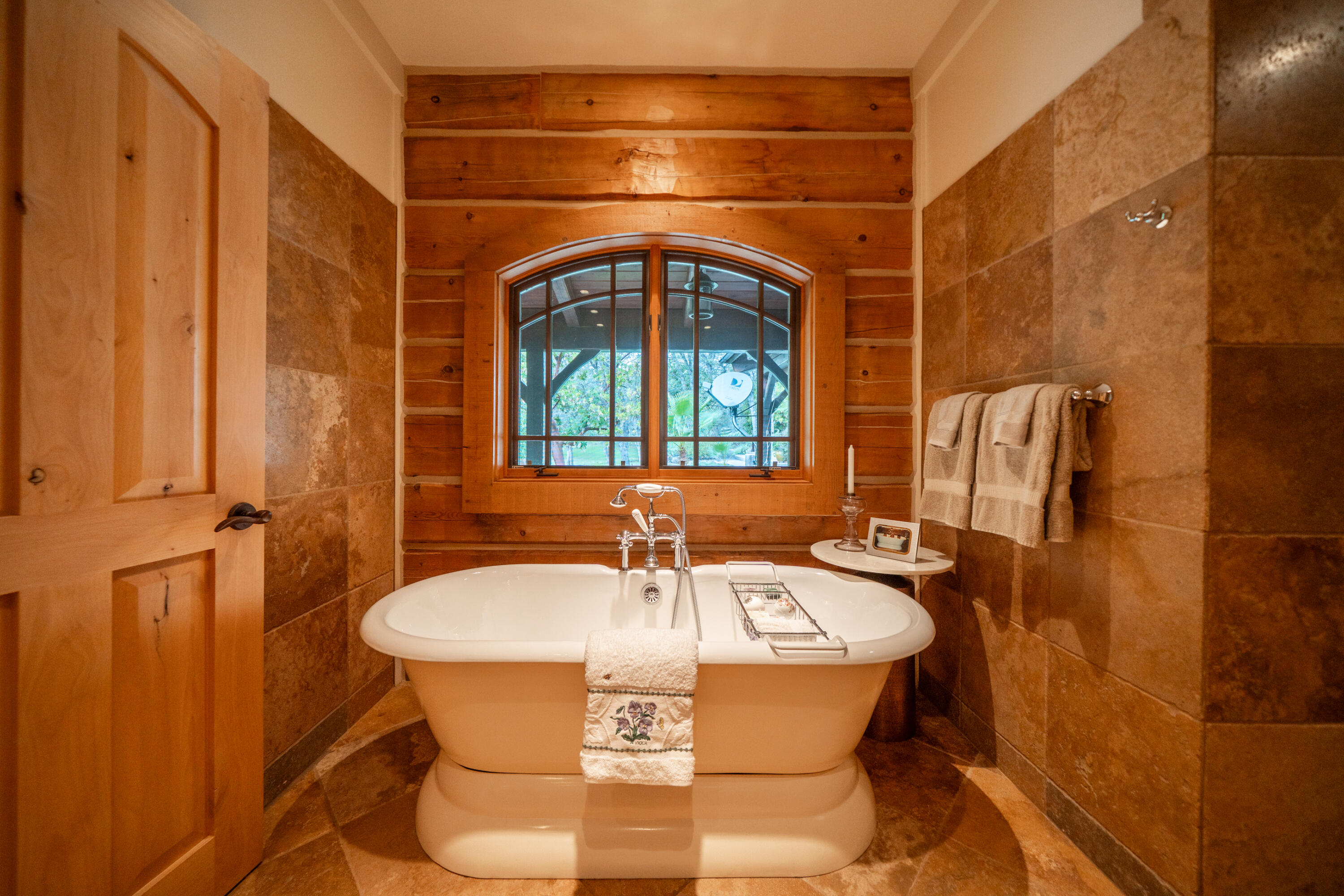 15900 El Camino Robles Road Redding, CA 96001 - Photo 39 of 116 a bathroom with a sink and a bathtub