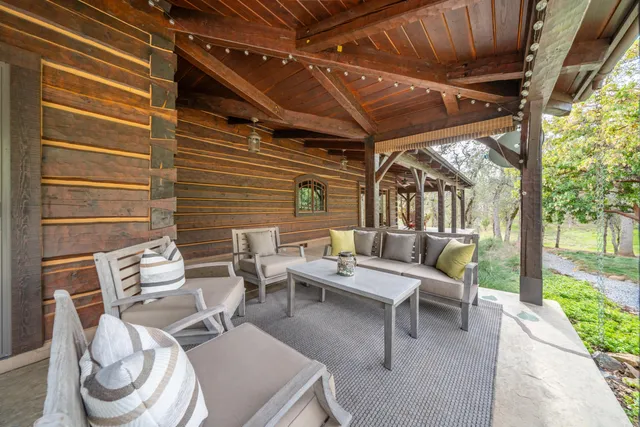 $1,900,000 | 15900 El Camino Robles Road, Redding, CA 96001