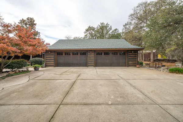 $1,900,000 | 15900 El Camino Robles Road, Redding, CA 96001