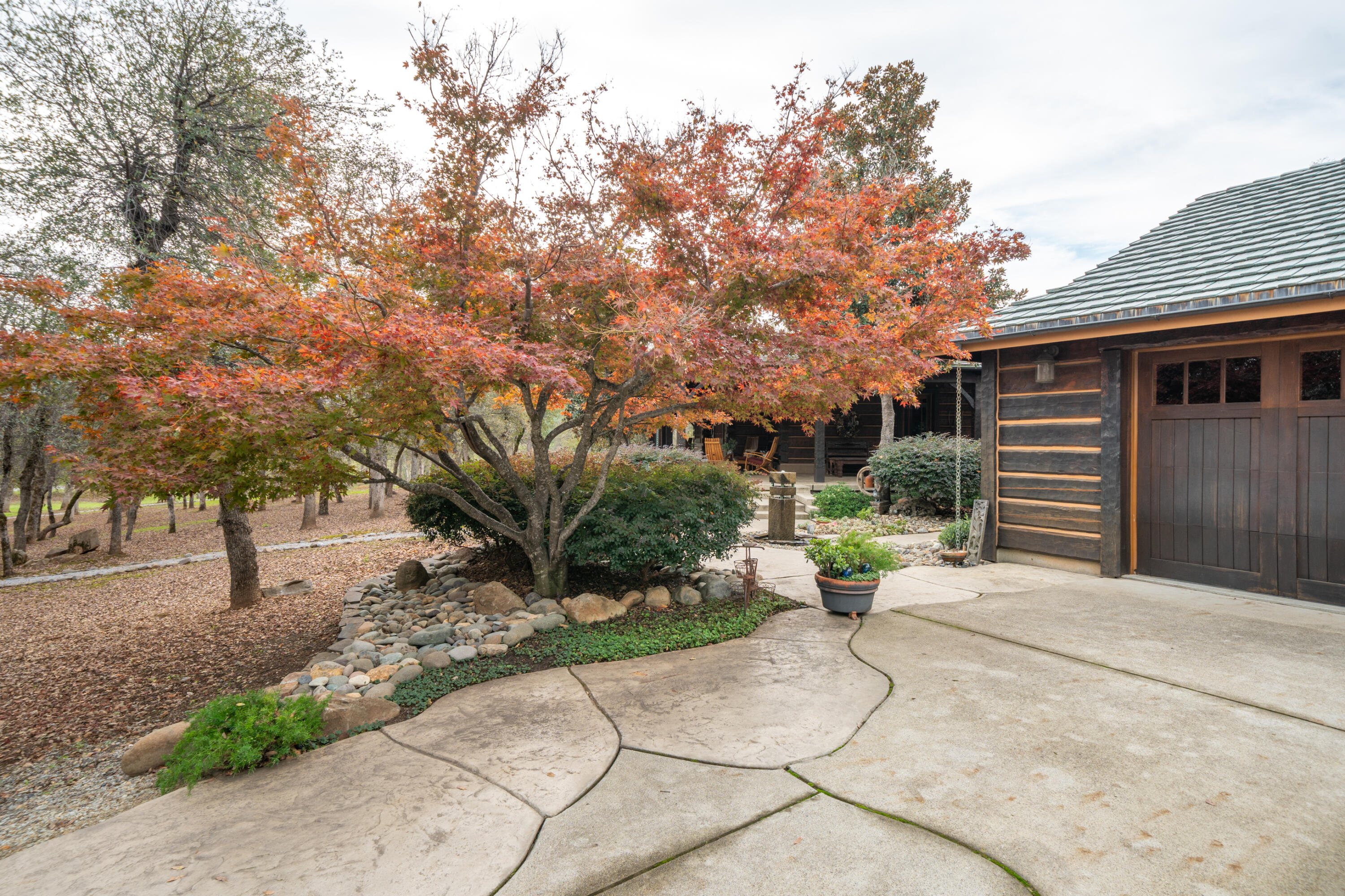 15900 El Camino Robles Road Redding, CA 96001 - Photo 7 of 117 15900 El Camino Robles Rd-13