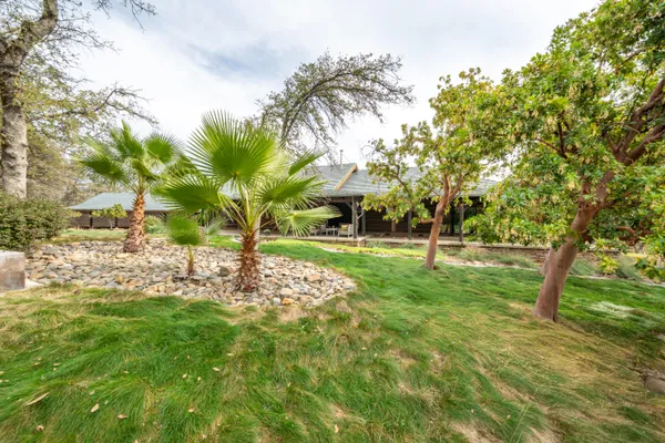 $1,900,000 | 15900 El Camino Robles Road, Redding, CA 96001