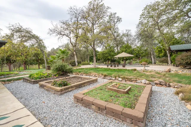$1,900,000 | 15900 El Camino Robles Road, Redding, CA 96001