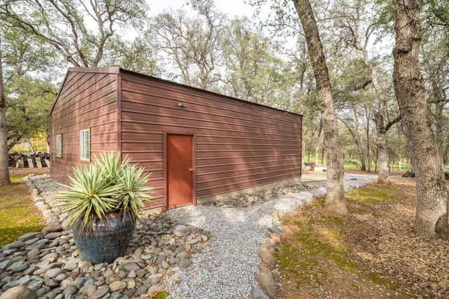 $1,900,000 | 15900 El Camino Robles Road, Redding, CA 96001