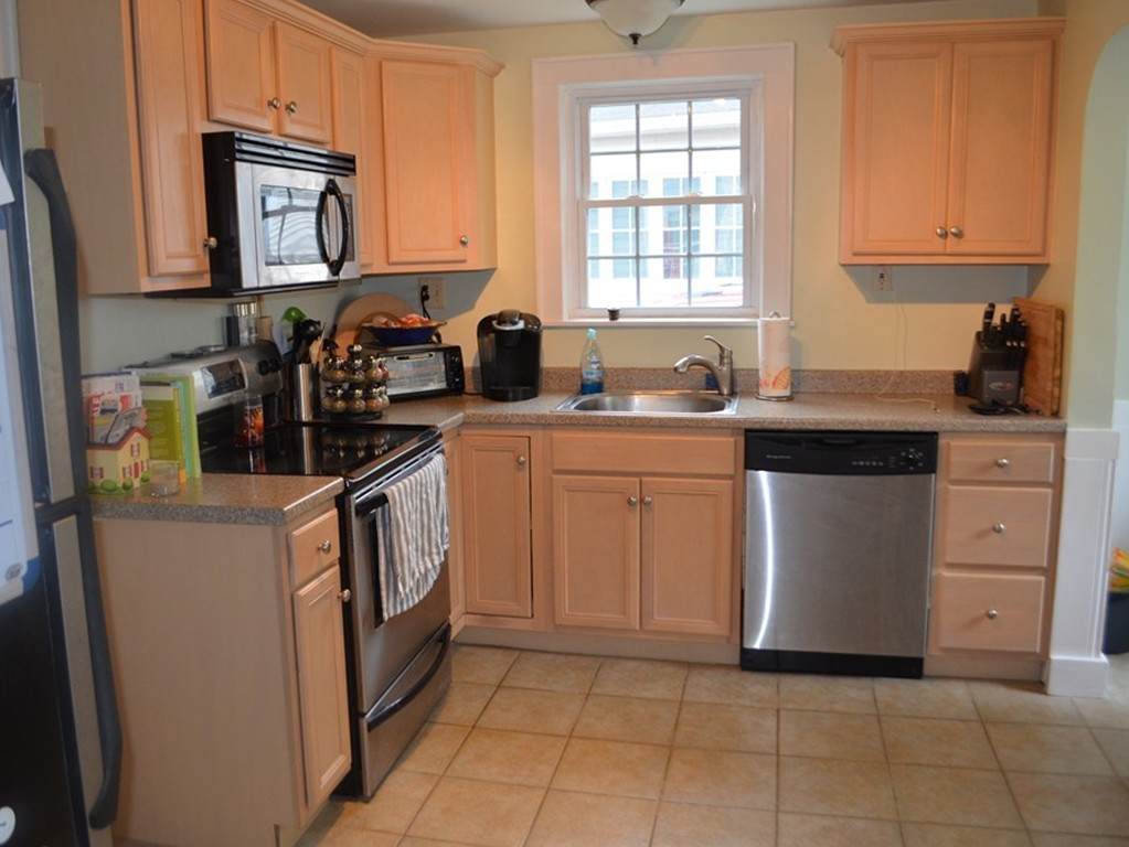38 Sycamore Road Weymouth, MA 02190 - Photo 5 of 12 Gallery Image 5
