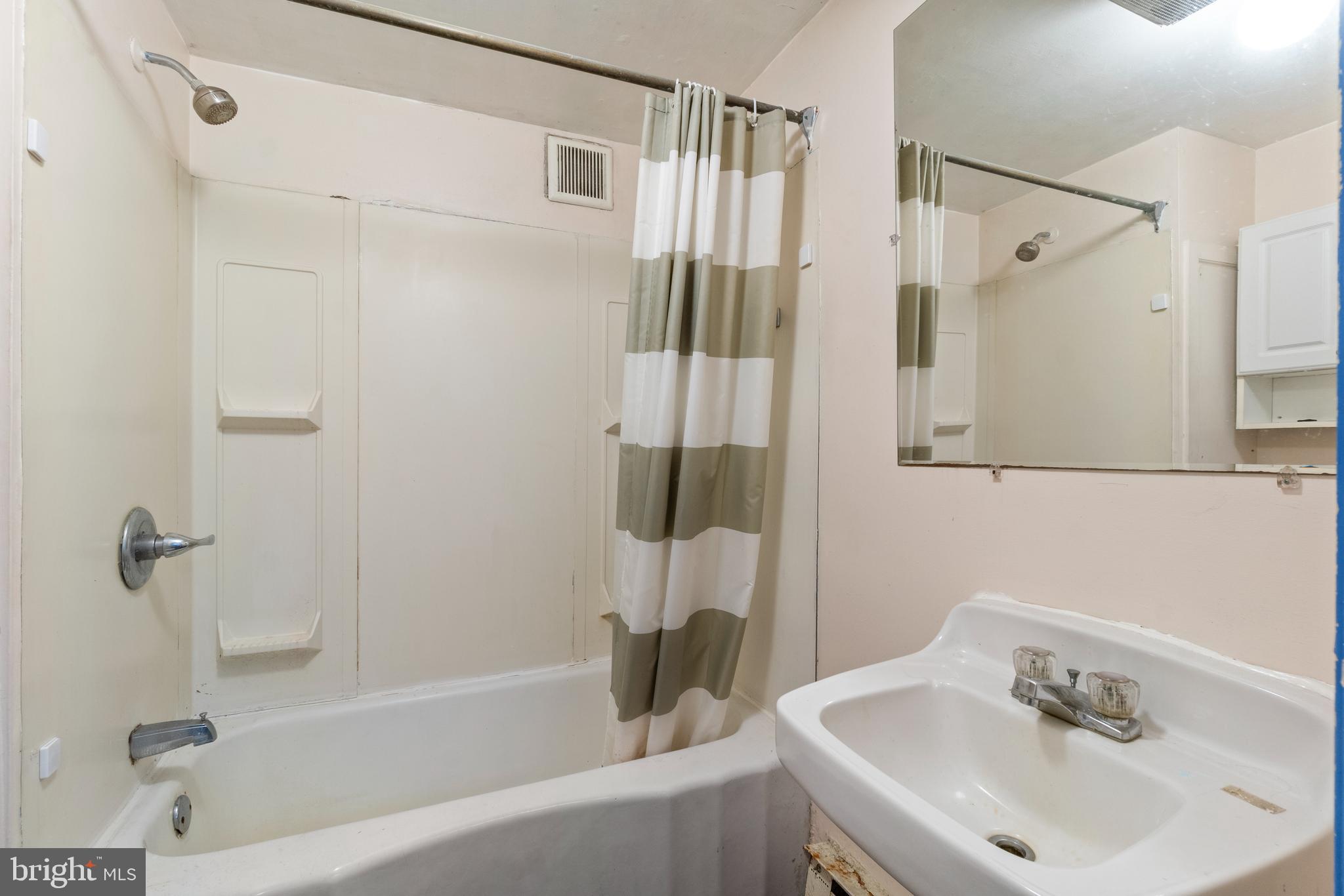 3173 Keswick Road Baltimore, MD 21211 - Photo 12 of 24