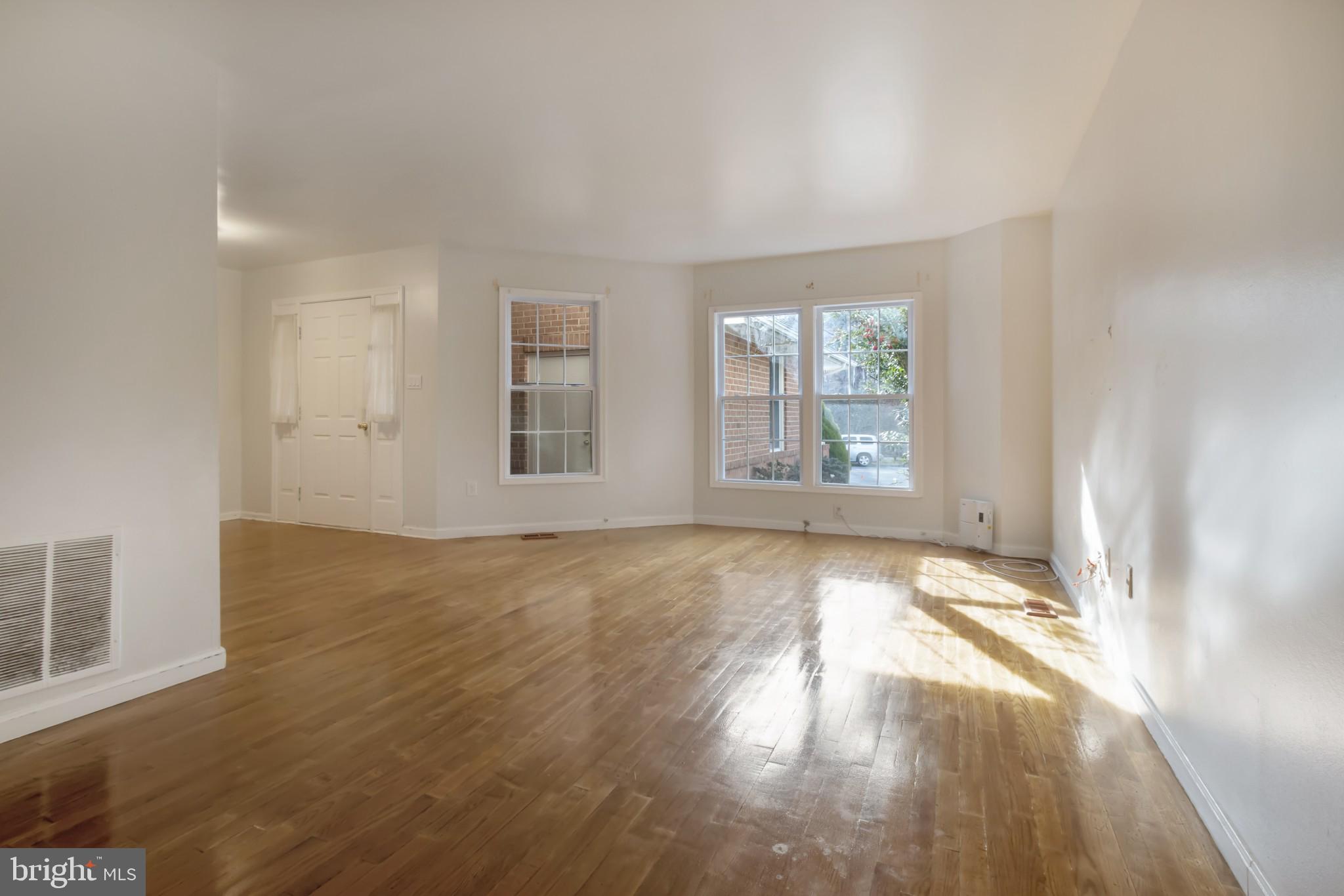 12218 Apache Tears Circle Laurel, MD 20708 - Photo 4 of 21 Gallery Image 4