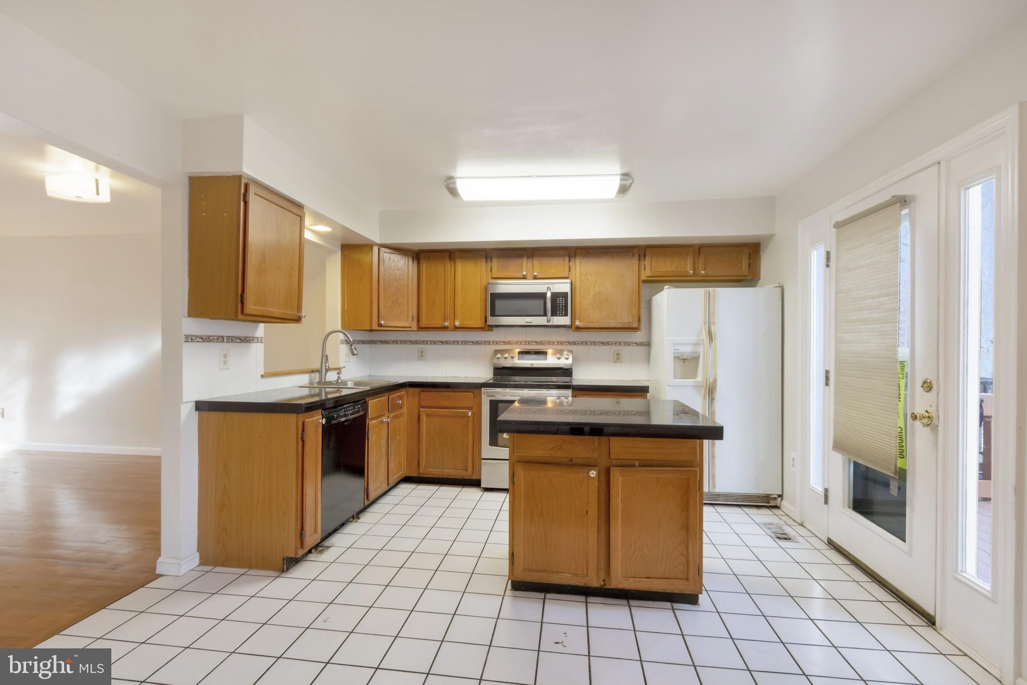 12218 Apache Tears Circle Laurel, MD 20708 - Photo 8 of 21 Gallery Image 8