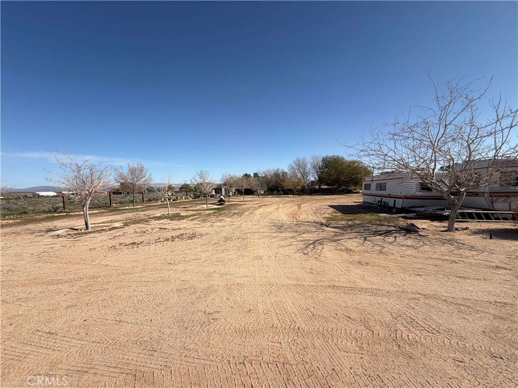 36633 Hidden River Road Hinkley, CA 92347 - Photo 18 of 19