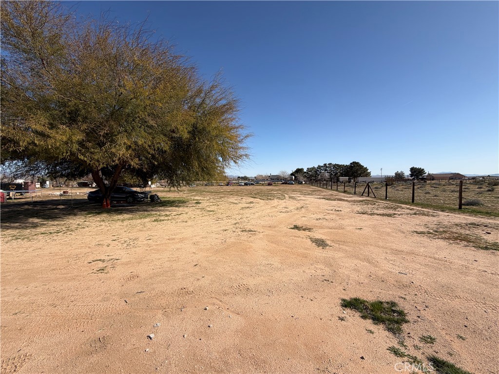 36633 Hidden River Road Hinkley, CA 92347 - Photo 9 of 19