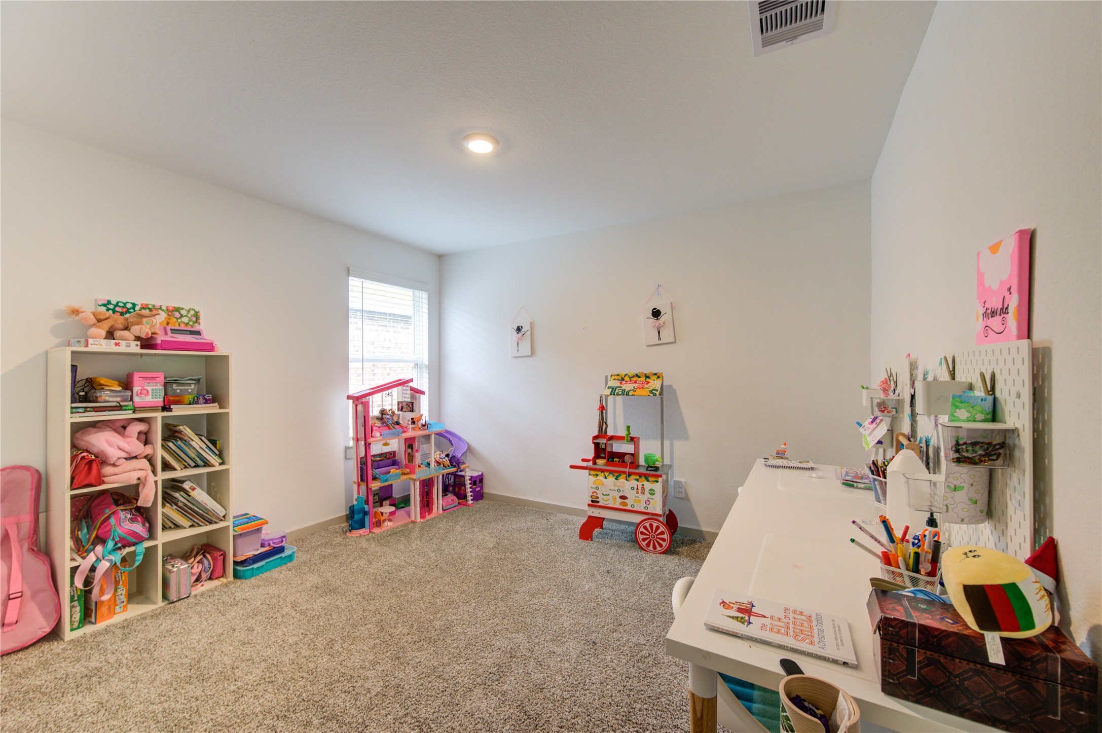 29522 Cayenne Circle Katy, TX 77494 - Photo 20 of 46 a children room with furniture and toys