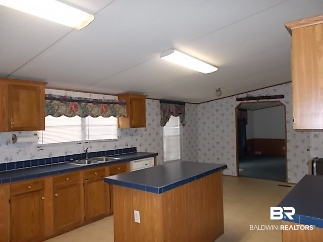 7406 Frith Road Foley, AL 36535 - Photo 7 of 12 Kitchen