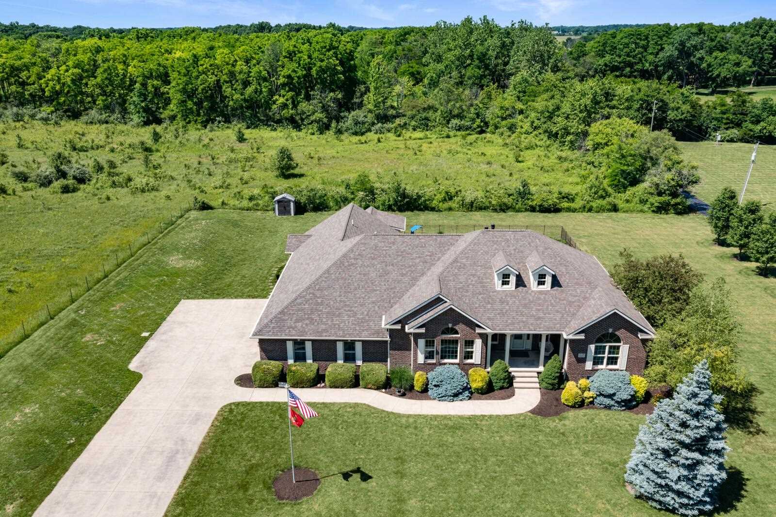 4108 West Moore Road Muncie, IN 47304 - Photo 4 of 36 Gallery Image 4