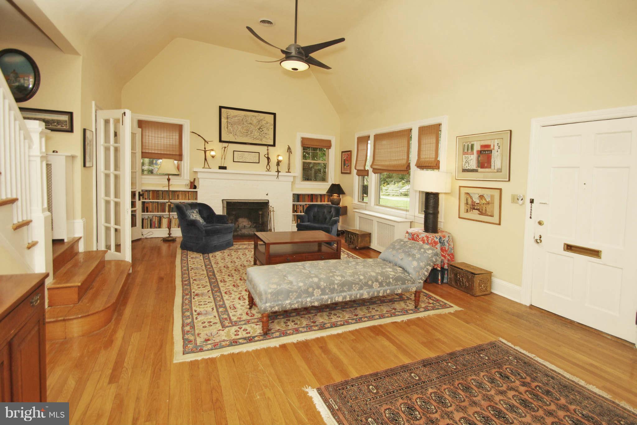 612 Greenbrier Drive Silver Spring, MD 20910 - Photo 2 of 30 Living Room