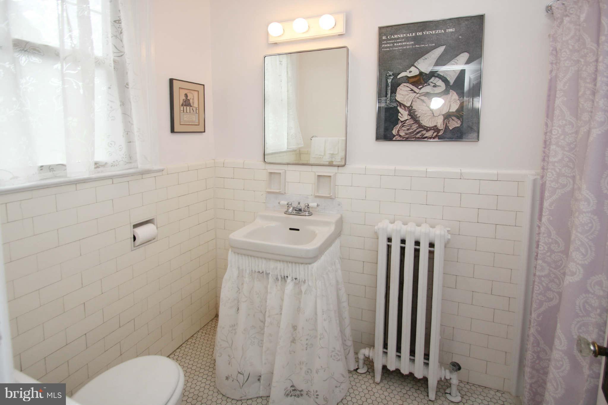 612 Greenbrier Drive Silver Spring, MD 20910 - Photo 15 of 30 Bath