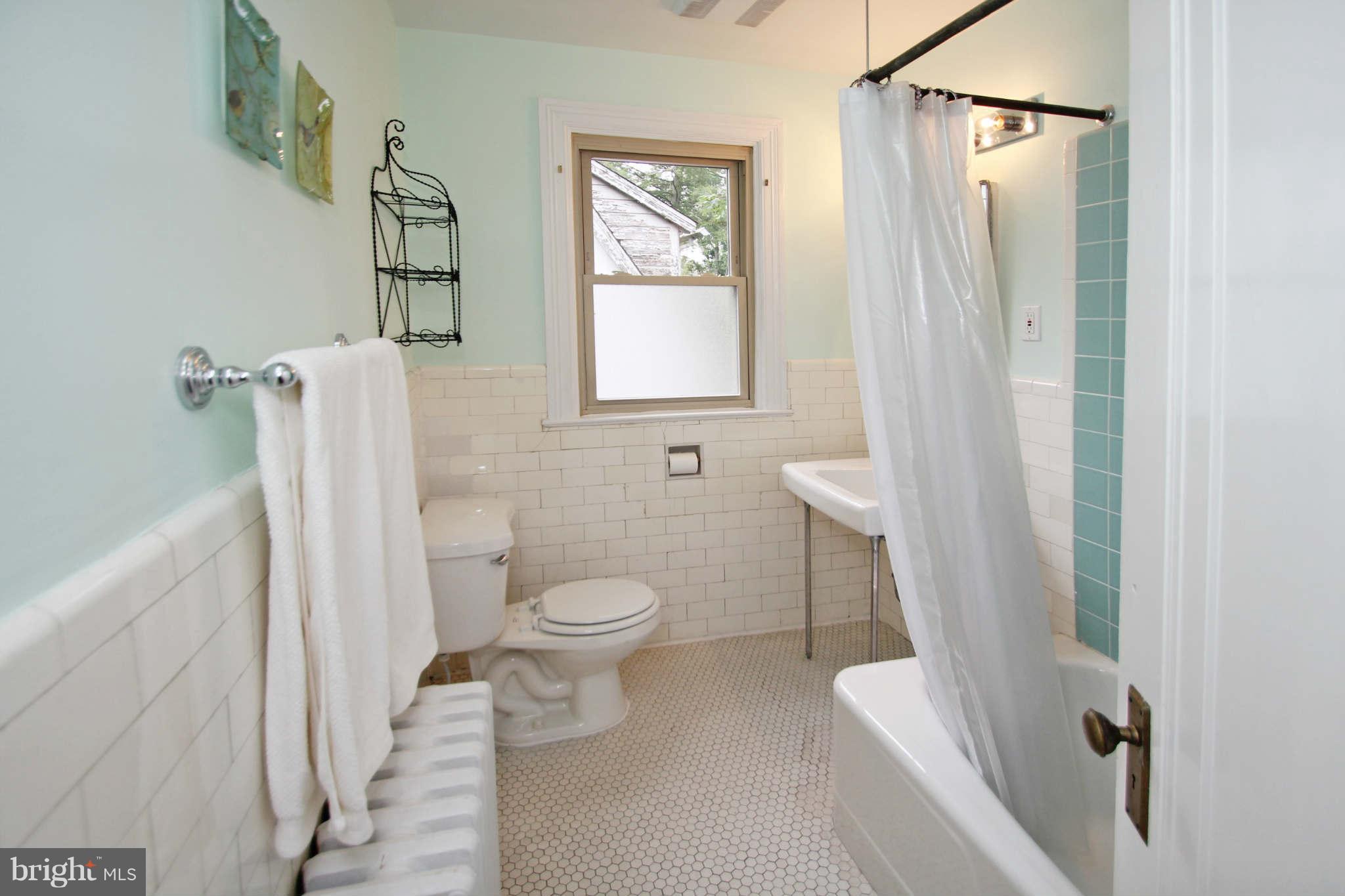 612 Greenbrier Drive Silver Spring, MD 20910 - Photo 23 of 30 Bath