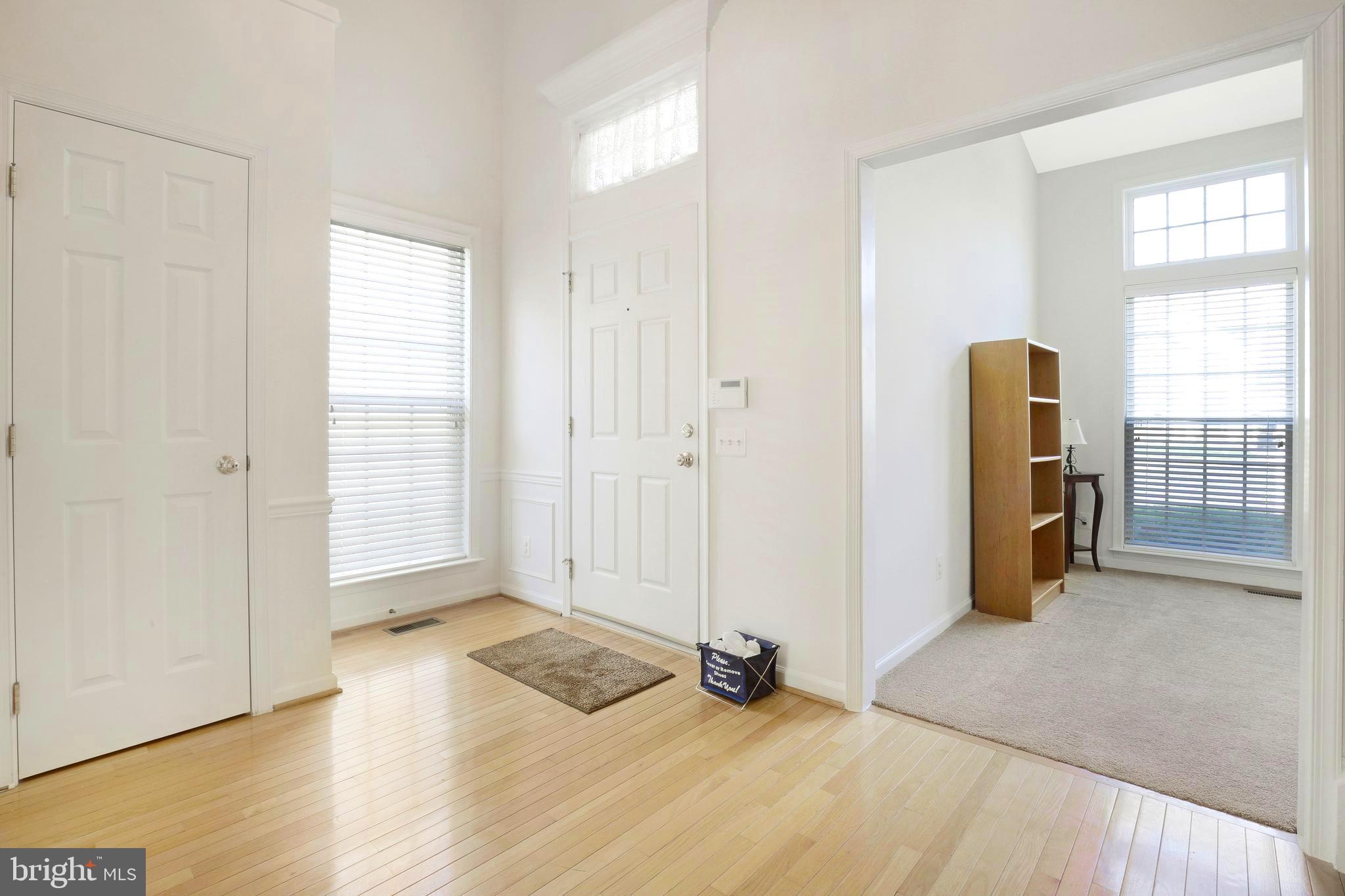 12351 Brown Fox Way Reston, VA 20191 - Photo 3 of 33 Foyer proximity to office