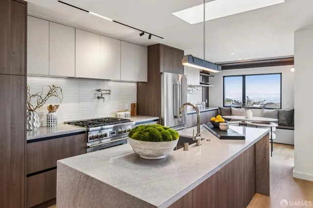 $2,495,000 | 11 Sherwood Court, San Francisco, CA 94127