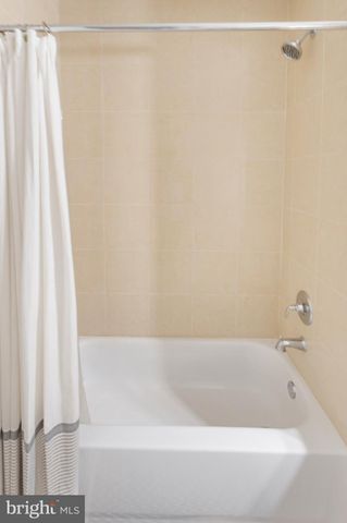 $610,000 | 1600 Arch Street, Unit 1911, Philadelphia, PA 19103