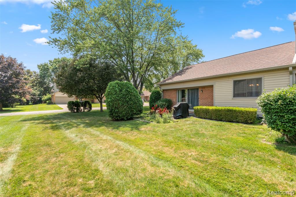 3984 Old Creek Road, Unit 1 Troy, MI 48084 - Photo 26 of 35 Gallery Image 26