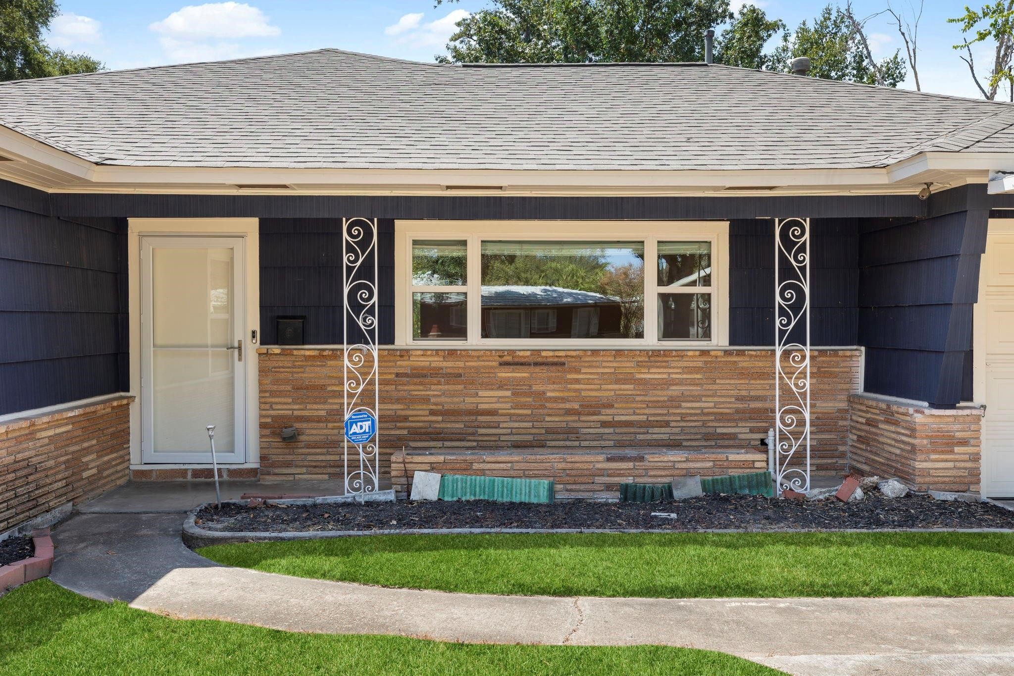 1802 Turnpike Road Houston, TX 77008 - Photo 2 of 47
