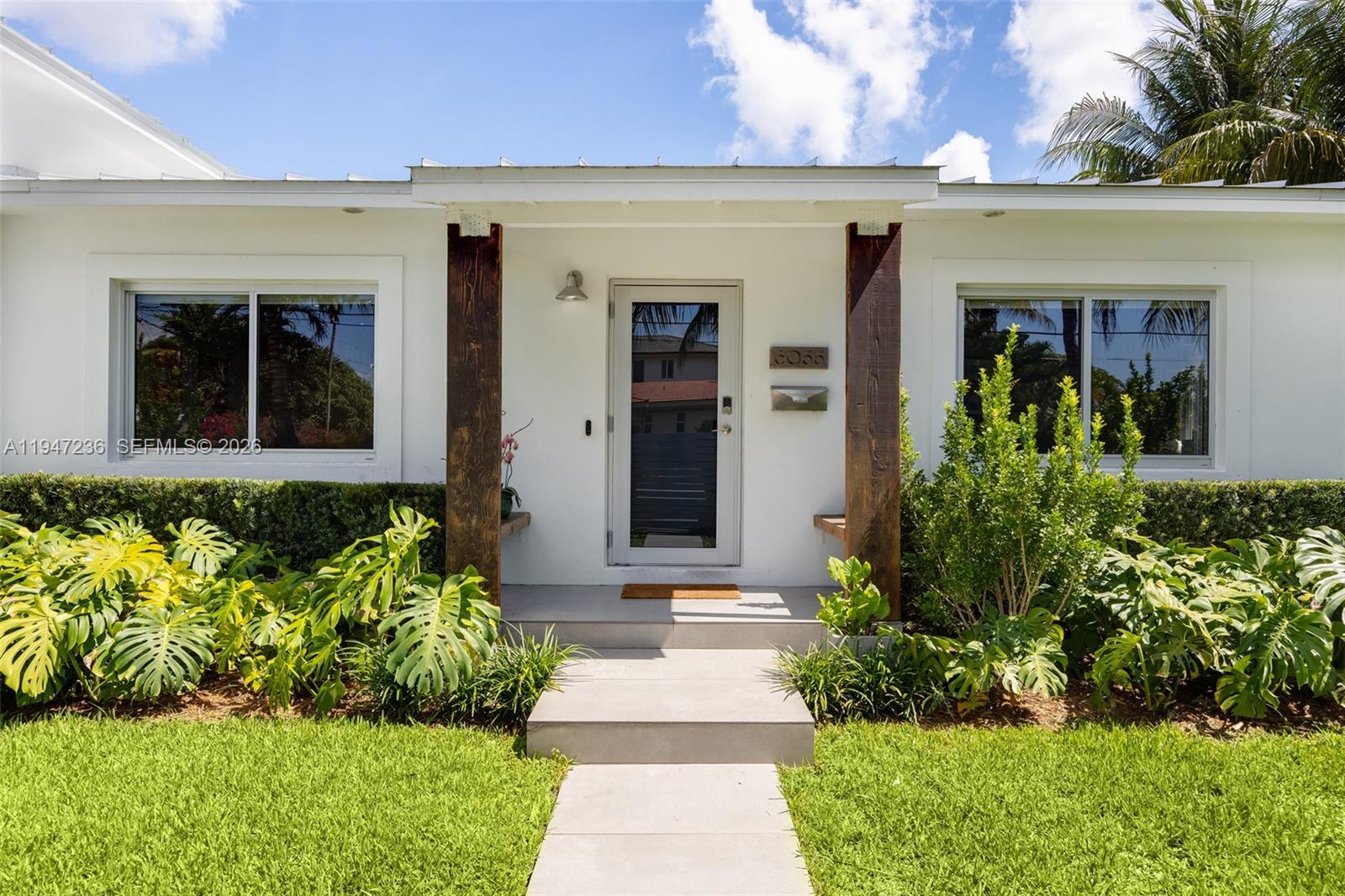 6055 Southwest 38th Street Miami, FL 33155 - Photo 3 of 27