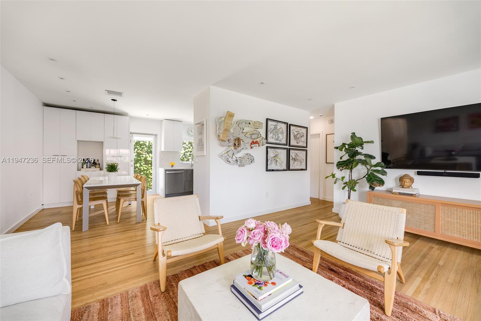 6055 Southwest 38th Street Miami, FL 33155 - Photo 4 of 27