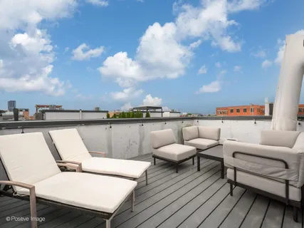$1,050,000 | 525 North Bishop Street, Unit 5, Chicago, IL 60642