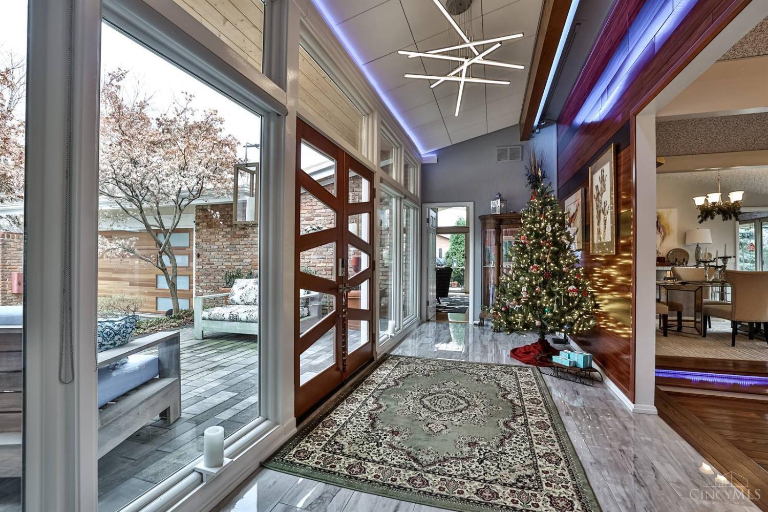 231 Compton Ridge Drive Wyoming, OH 45215 - Photo 4 of 50