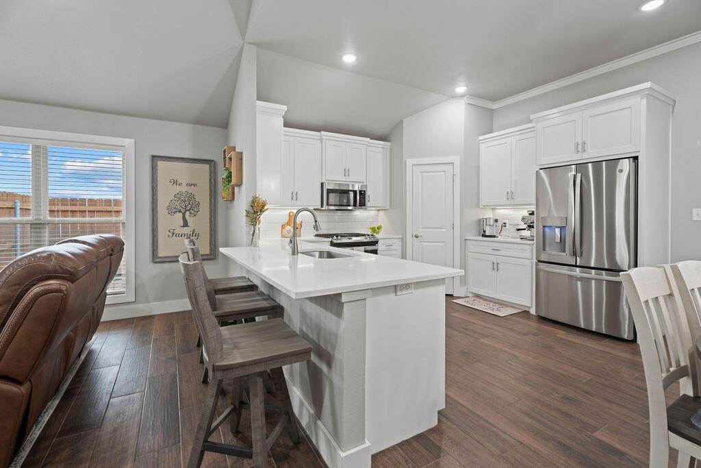 1909 Durham Avenue Wolfforth, TX 79382 - Photo 7 of 28 7