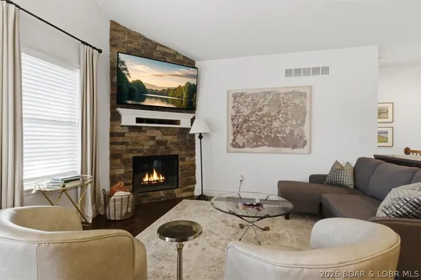 $599,900 | 404 Country Ridge Drive, Camdenton, MO 65020