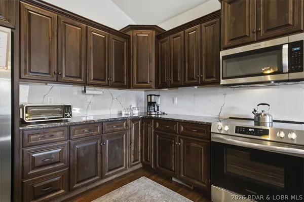 $599,900 | 404 Country Ridge Drive, Camdenton, MO 65020