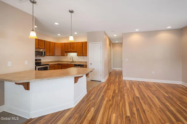 $224,000 | 73 Saratoga Road, Unit 15, Glenville, NY 12302