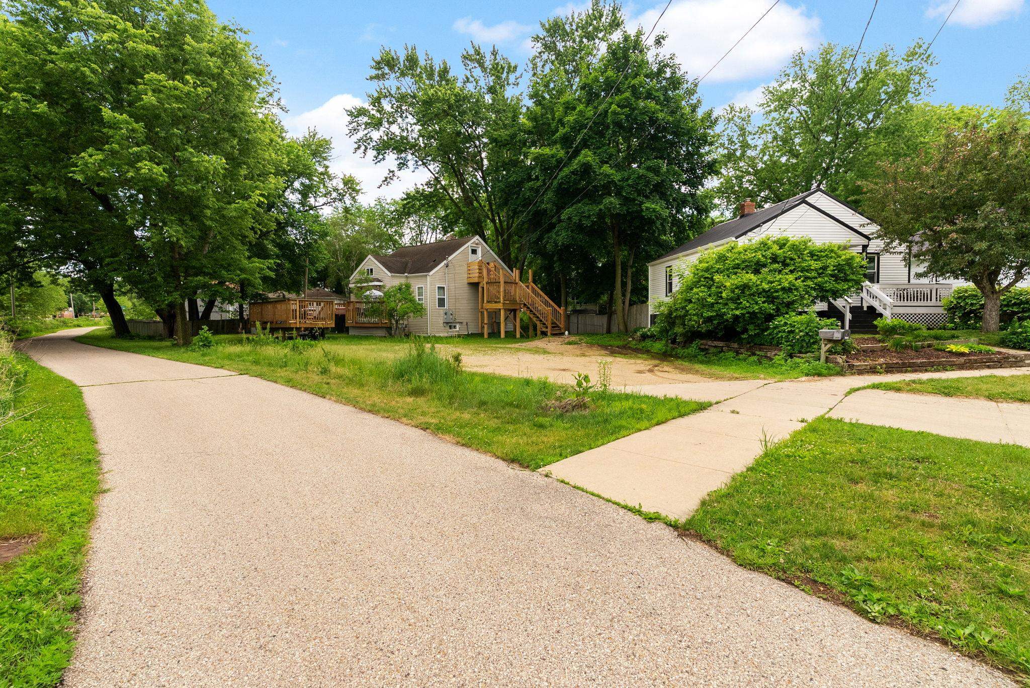 2933 Sachs Street Madison, WI 53704 - Photo 4 of 30