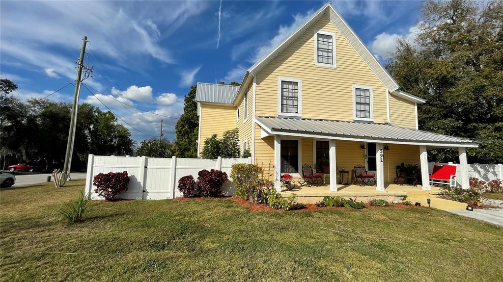 592 West Minneola Ave  