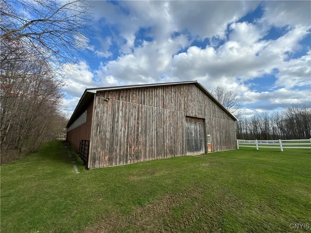 $975,000 | 2076 Hillside Drive, Camden, NY 13316