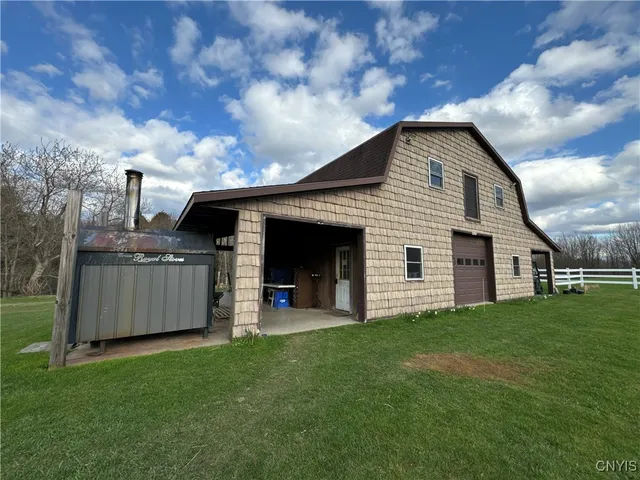 $975,000 | 2076 Hillside Drive, Camden, NY 13316